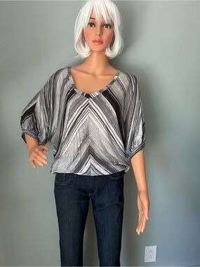 Ella Moss Women’s V-Neck Batwing BNWT